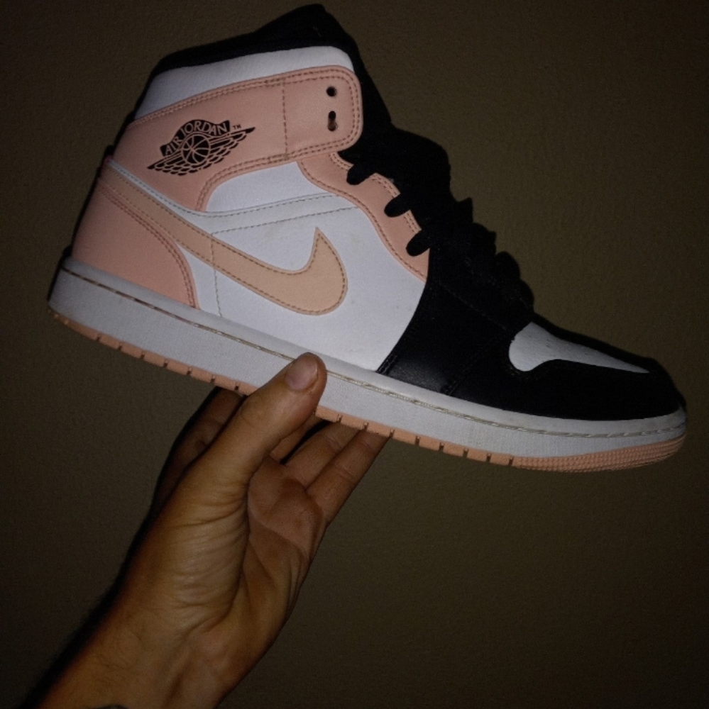 Air Jordan 1 Mid